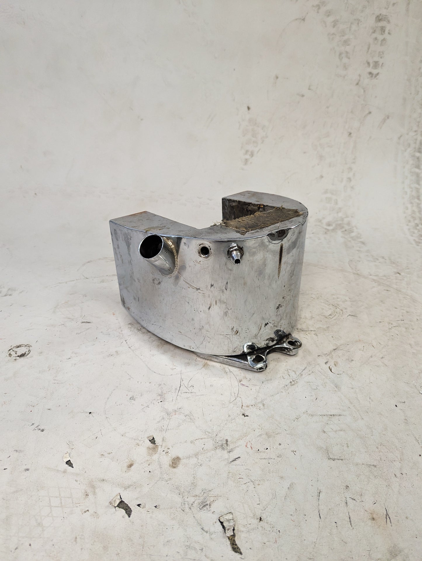 Chrome Aftermarket Horseshoe Style Oil Tank w/ Side Fill & Battery Tray