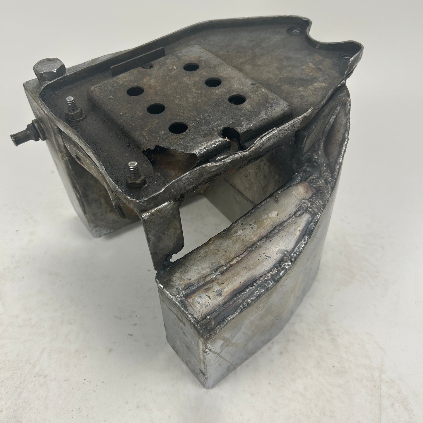 Aftermarket horseshoe Style Oil Tank w/ Battery Tray