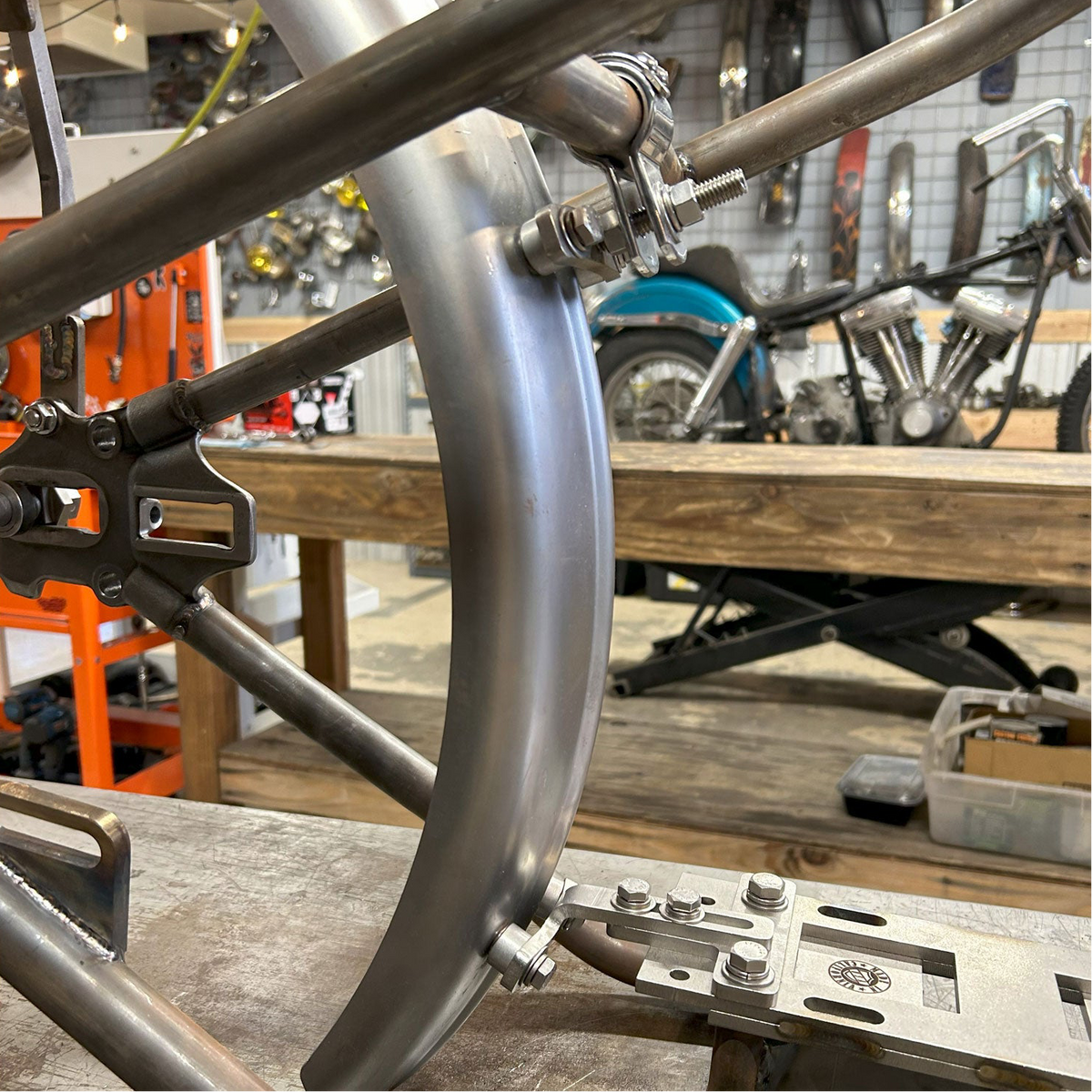 Adjustable Fender Mounting Kit for Riding Big Twin Harley's