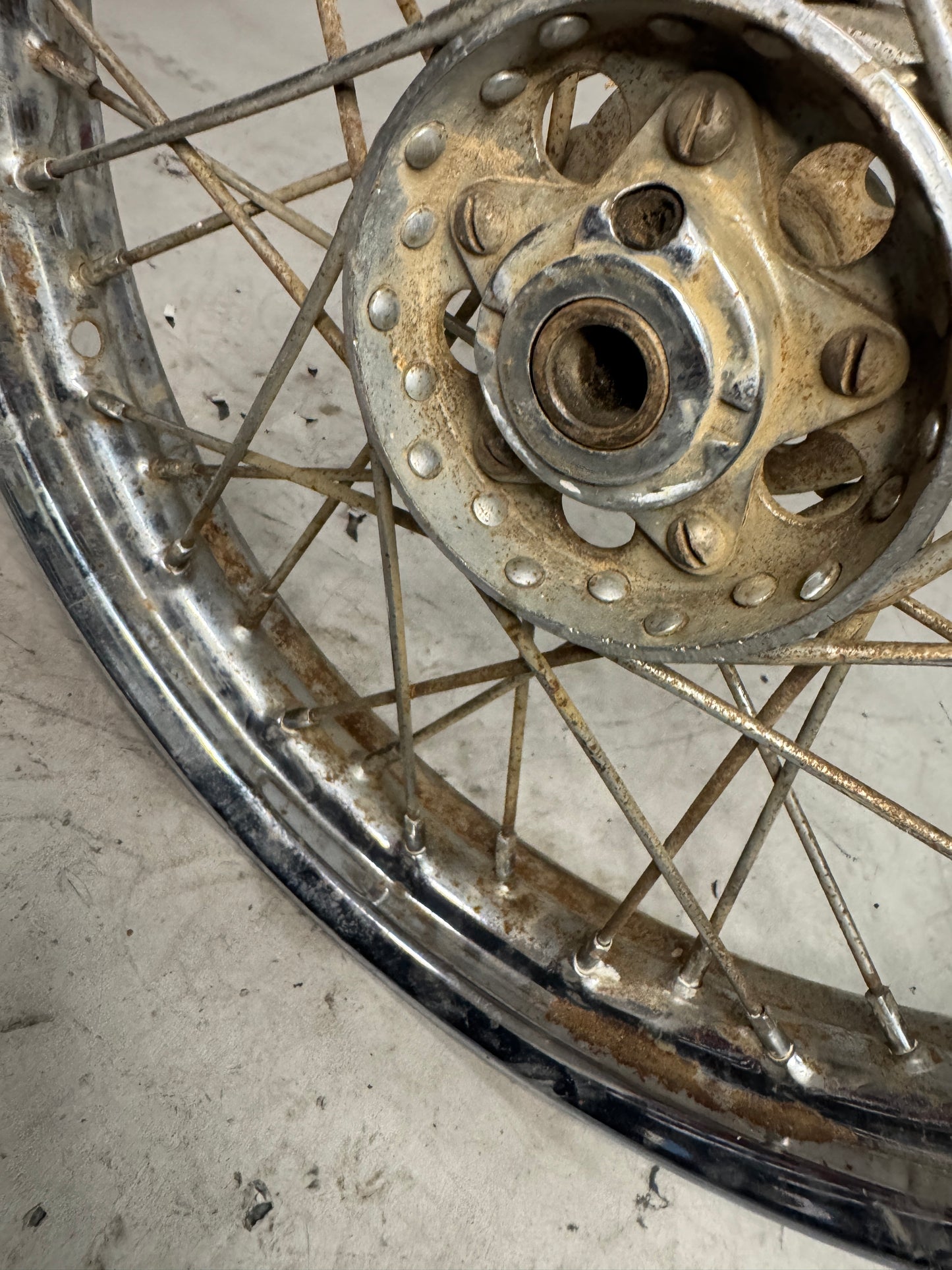 18" Starhub wheel w/ Kelsey Hayes Rim