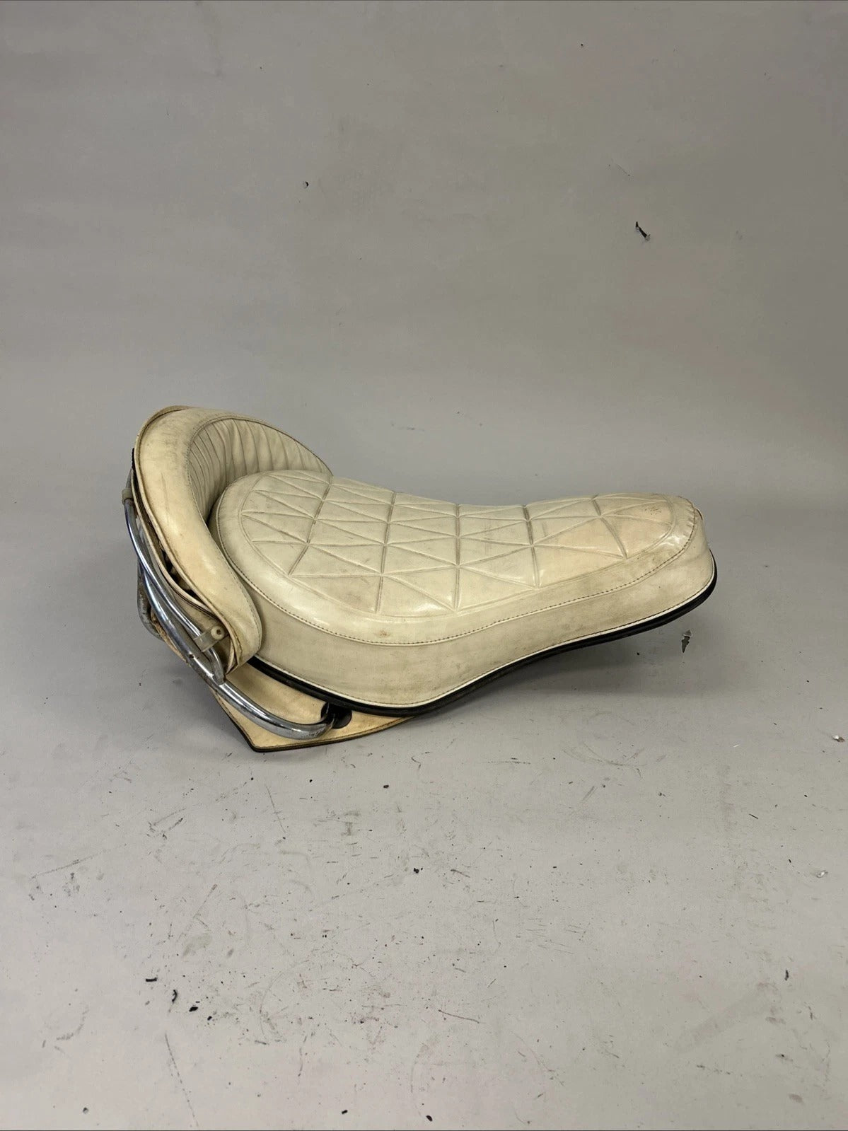 Harley Vintage White Buddy Seat