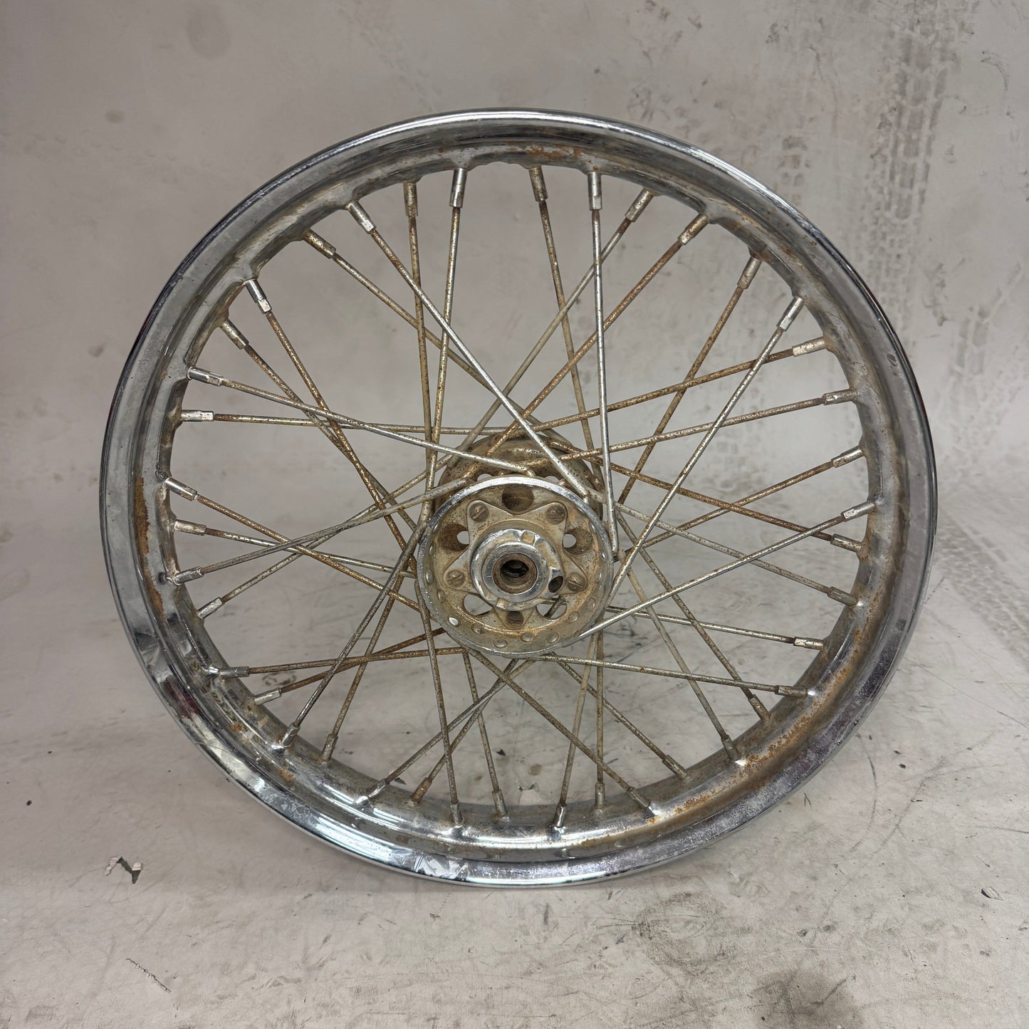 18" Starhub wheel w/ Kelsey Hayes Rim