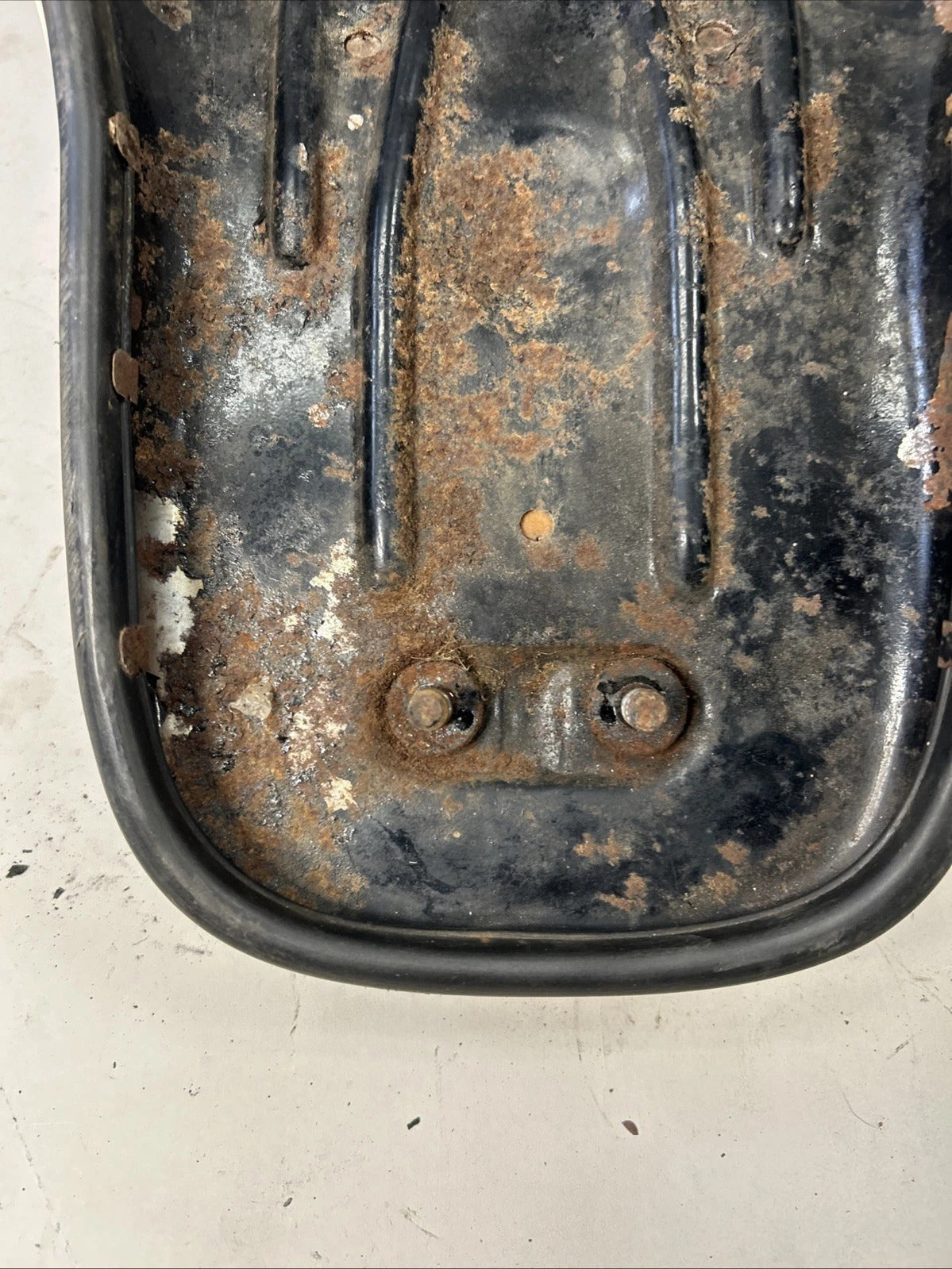 Harley Vintage White Buddy Seat