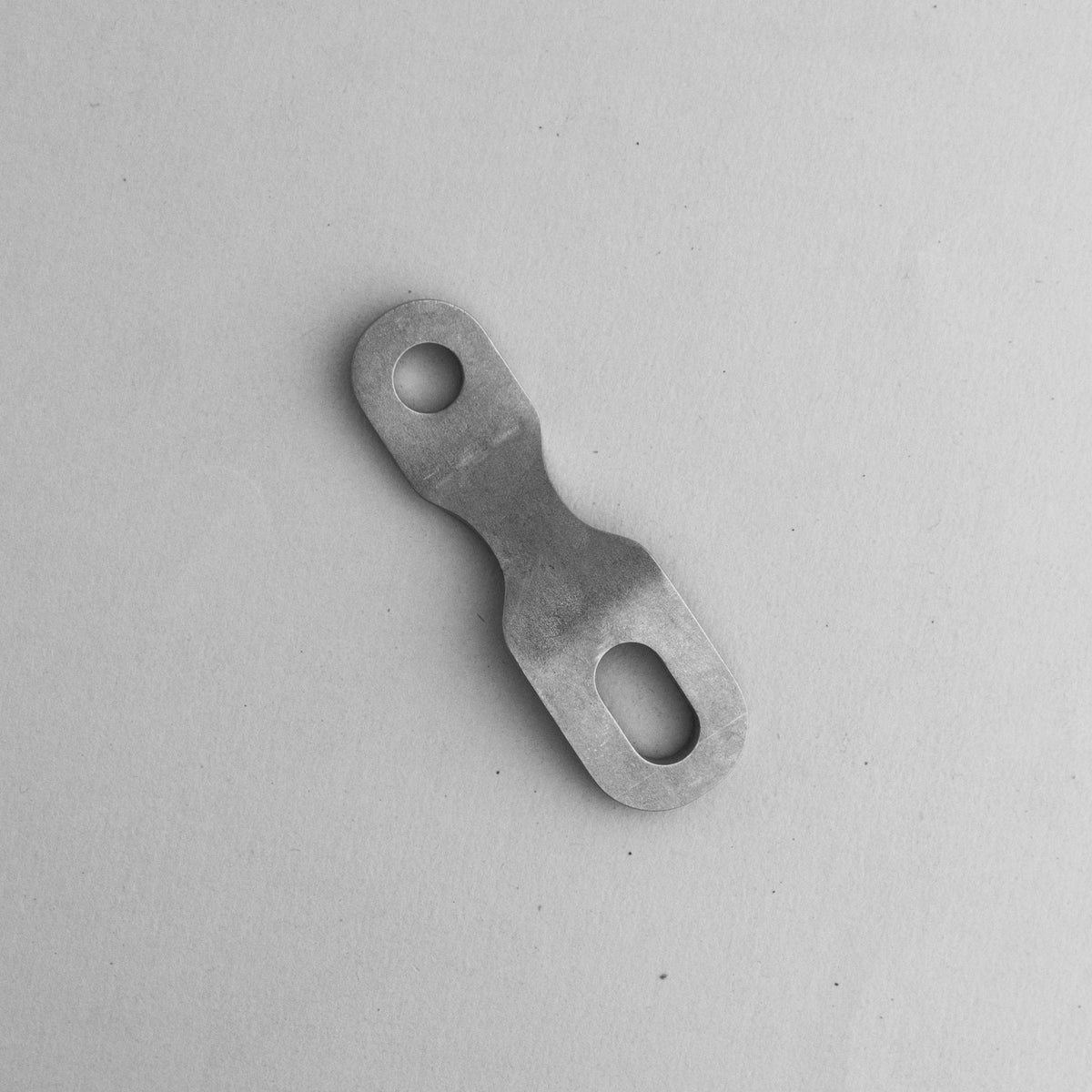 Horseshoe Oil Tank Dog Bone Bracket – Stainless