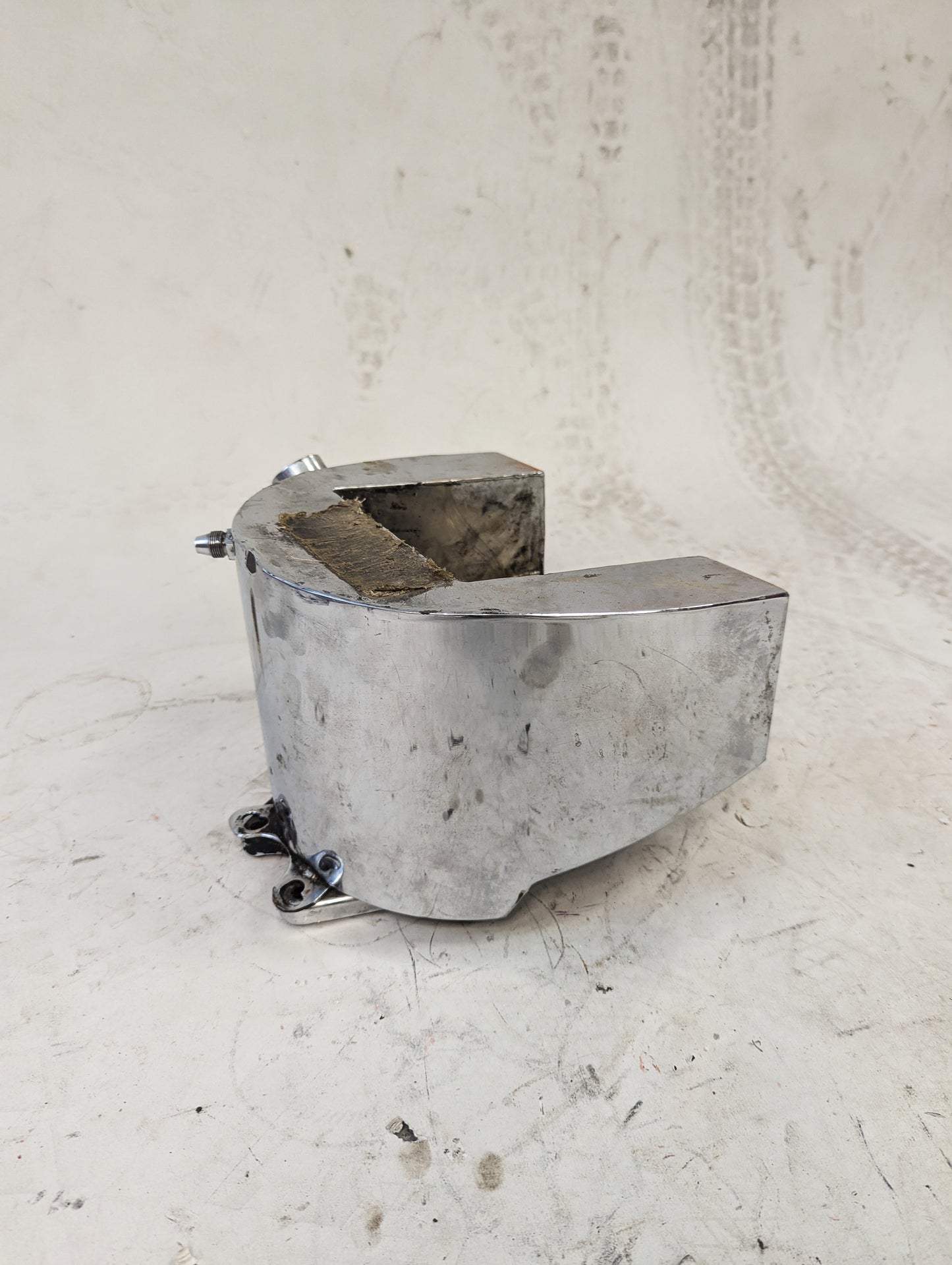 Chrome Aftermarket Horseshoe Style Oil Tank w/ Side Fill & Battery Tray