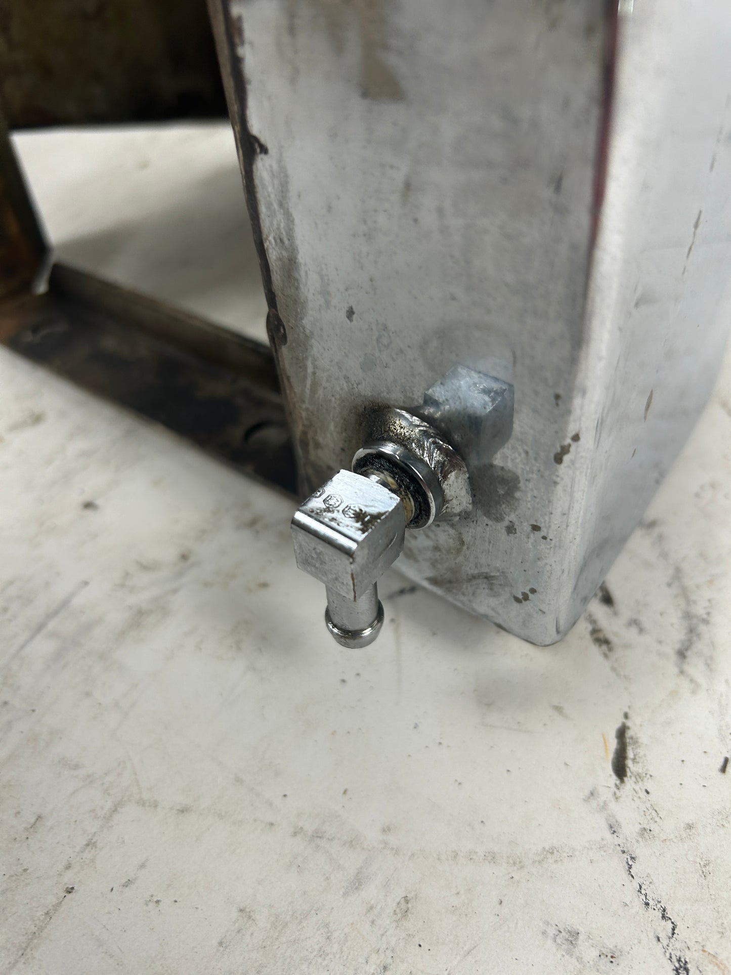 Aftermarket Chrome Horseshoe Oil Tank