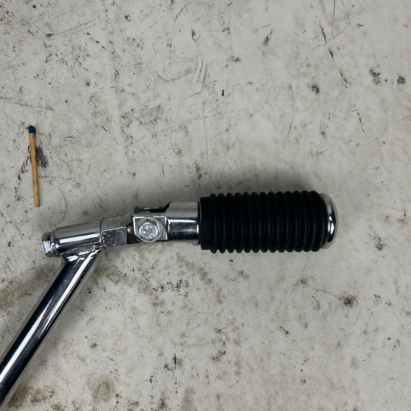 Transmission-Mounted Passenger Pegs