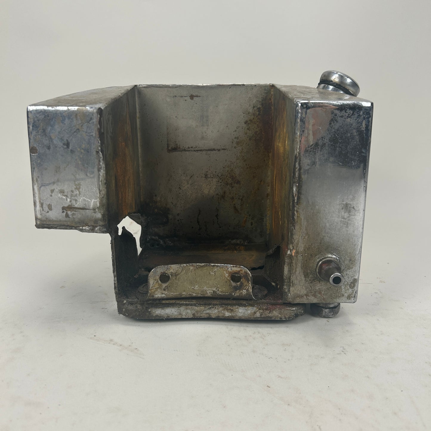 Aftermarket horseshoe Style Oil Tank w/ Battery Tray