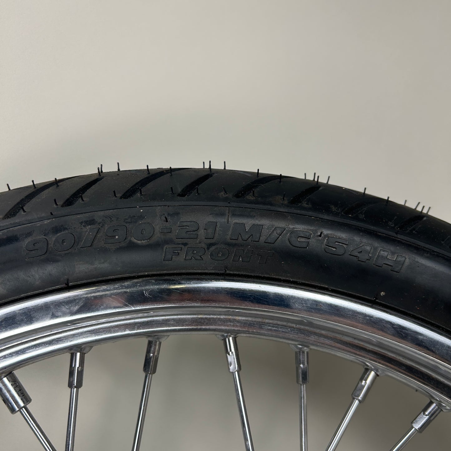 21" Single Disk Narrow Glide Front Wheel