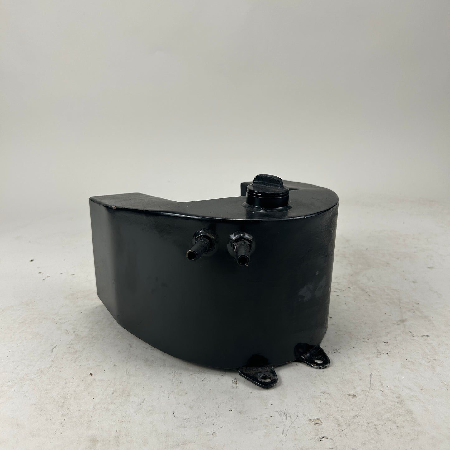 Black Horseshoe Oil Tank - Short