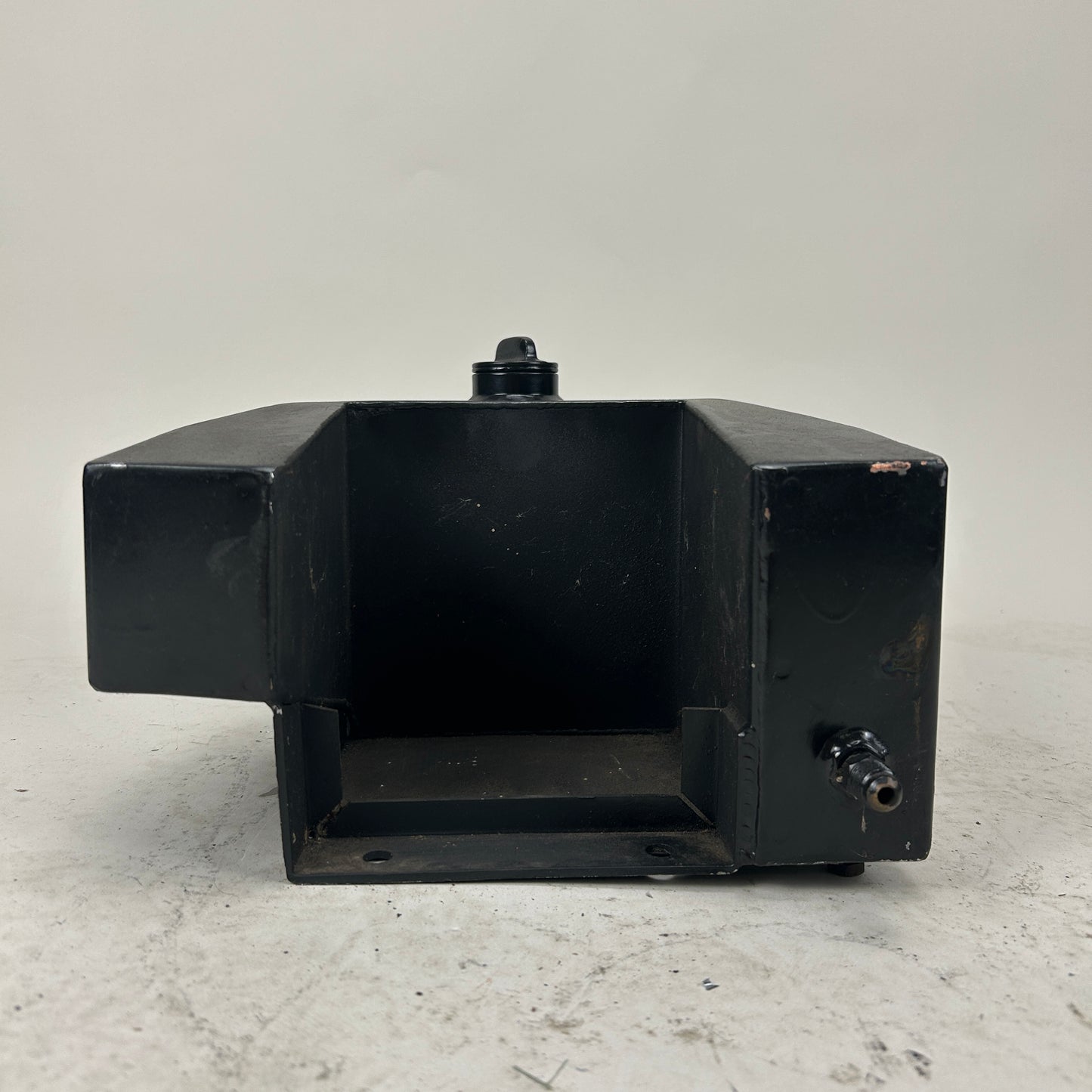 Black Horseshoe Oil Tank - Short