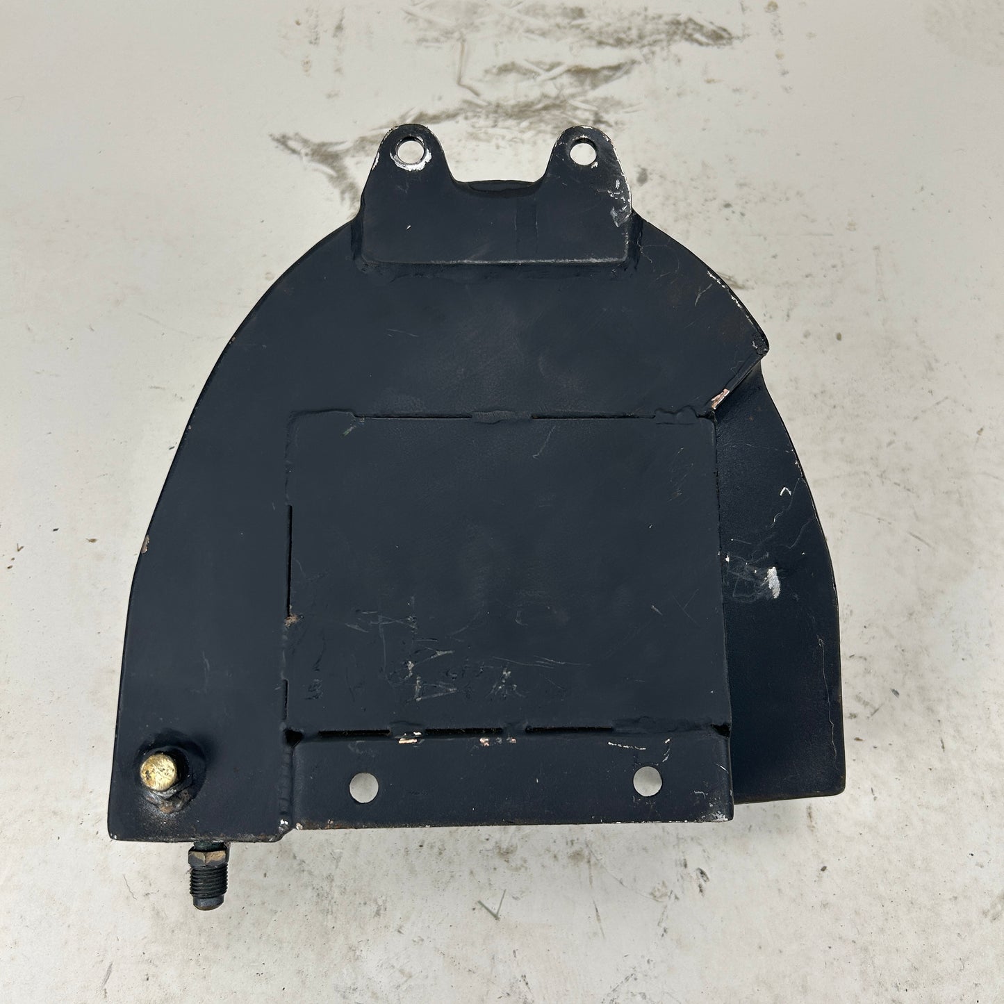 Black Horseshoe Oil Tank - Short