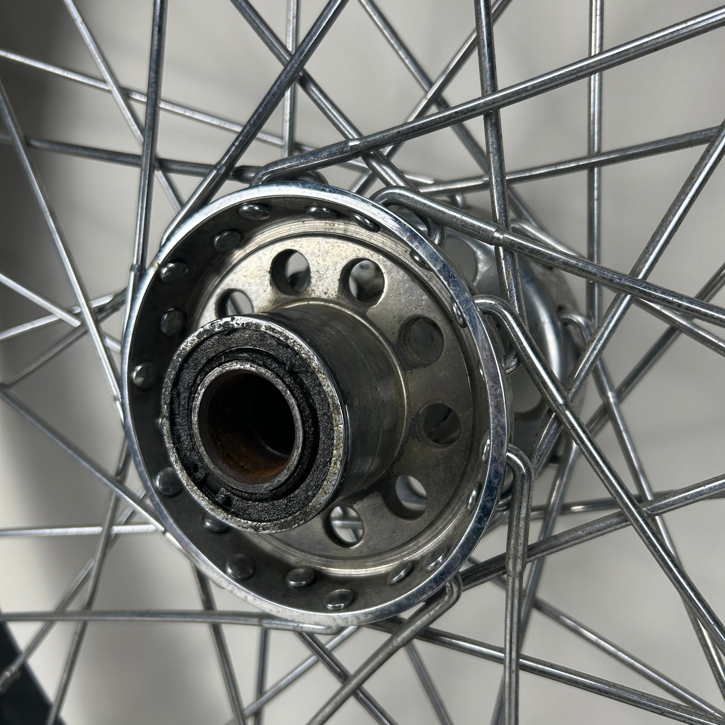 21" Star Hub Wheel w/ Black Rim