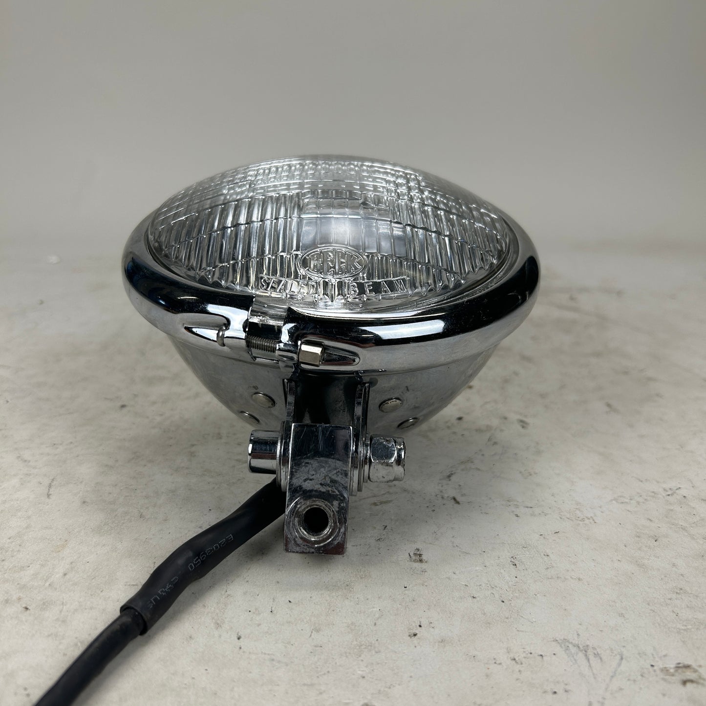 5 3/4" Beck Headlight