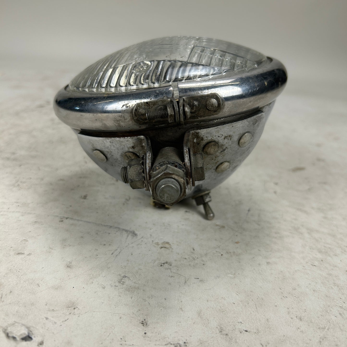 Bates 5 3/4" Bottom Mount Headlight