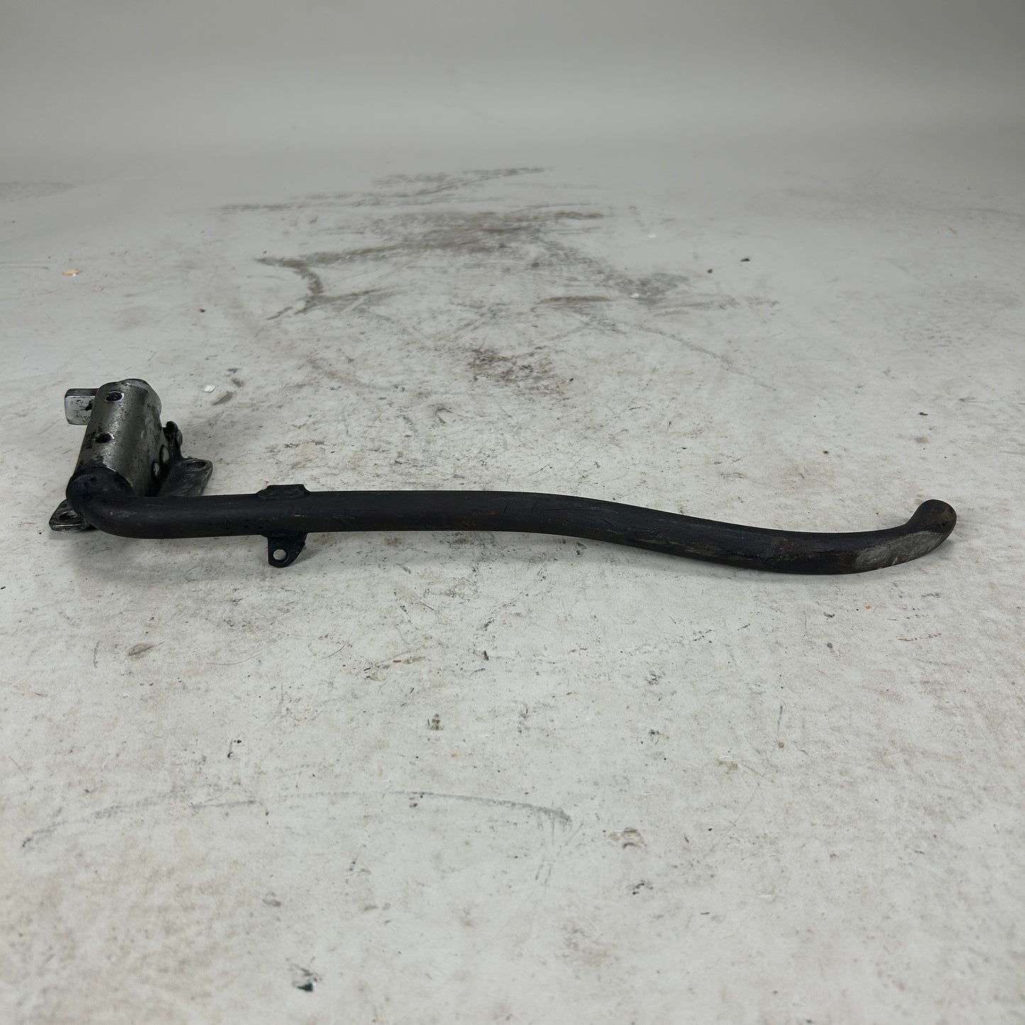 Knucklehead Kickstand