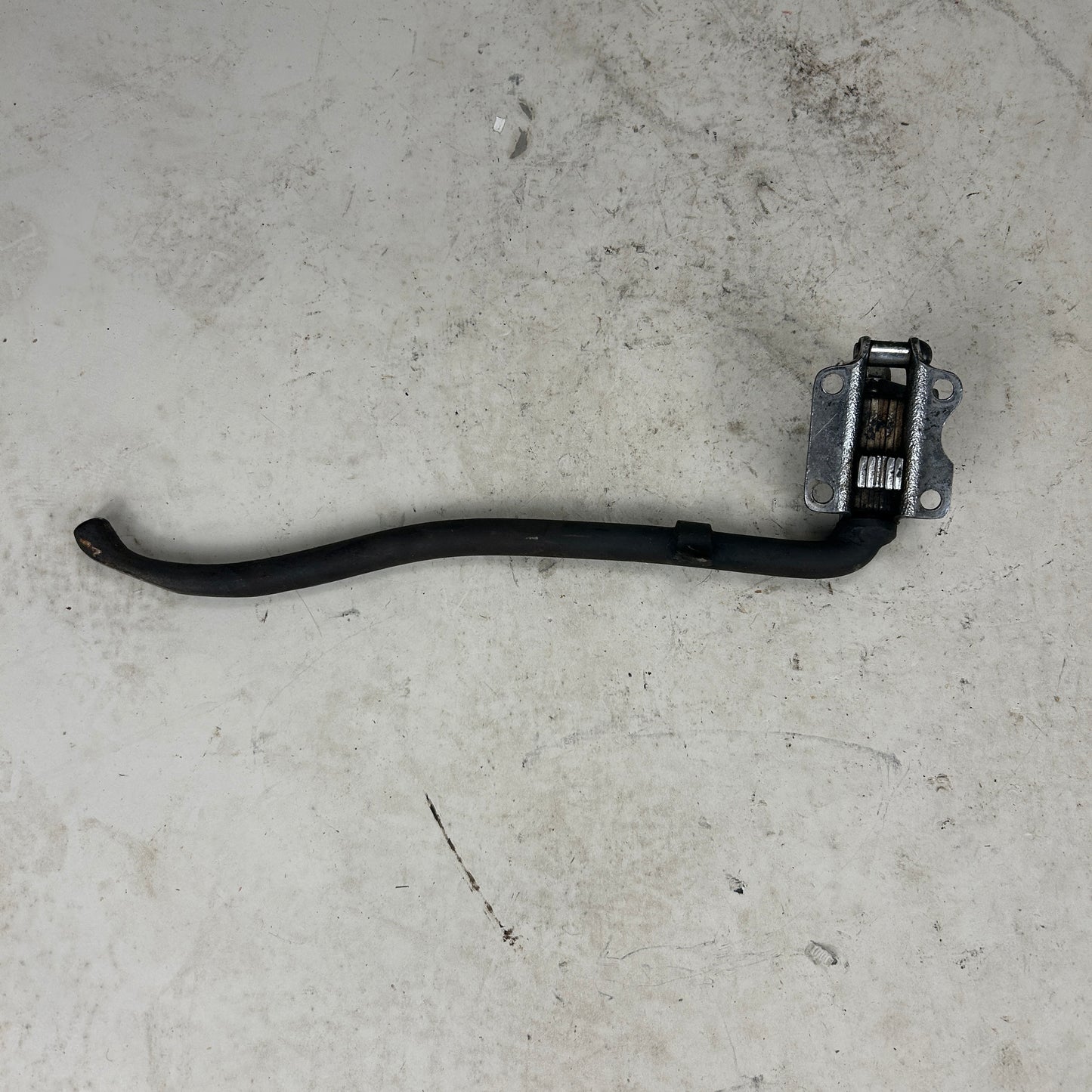 Knucklehead Kickstand