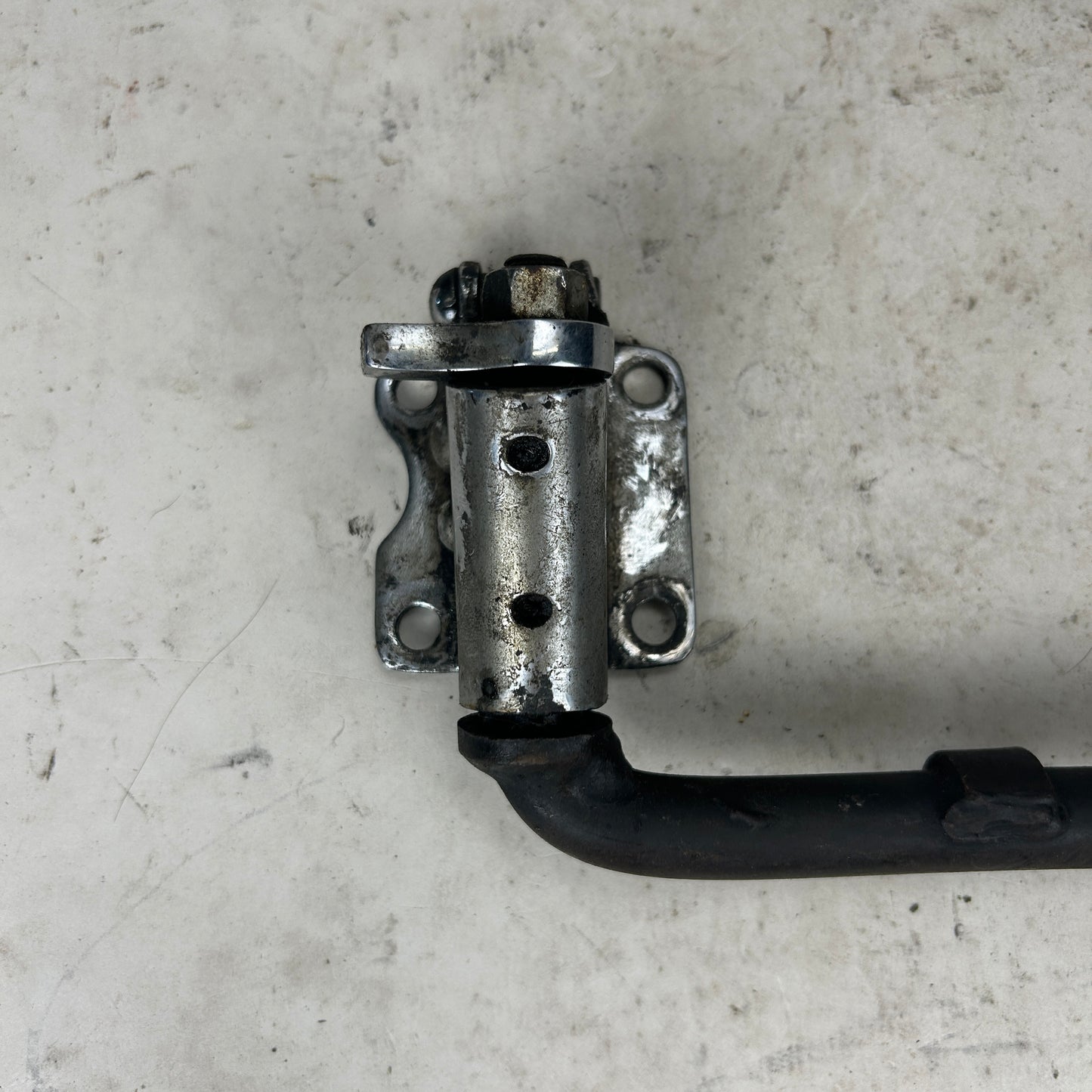 Knucklehead Kickstand