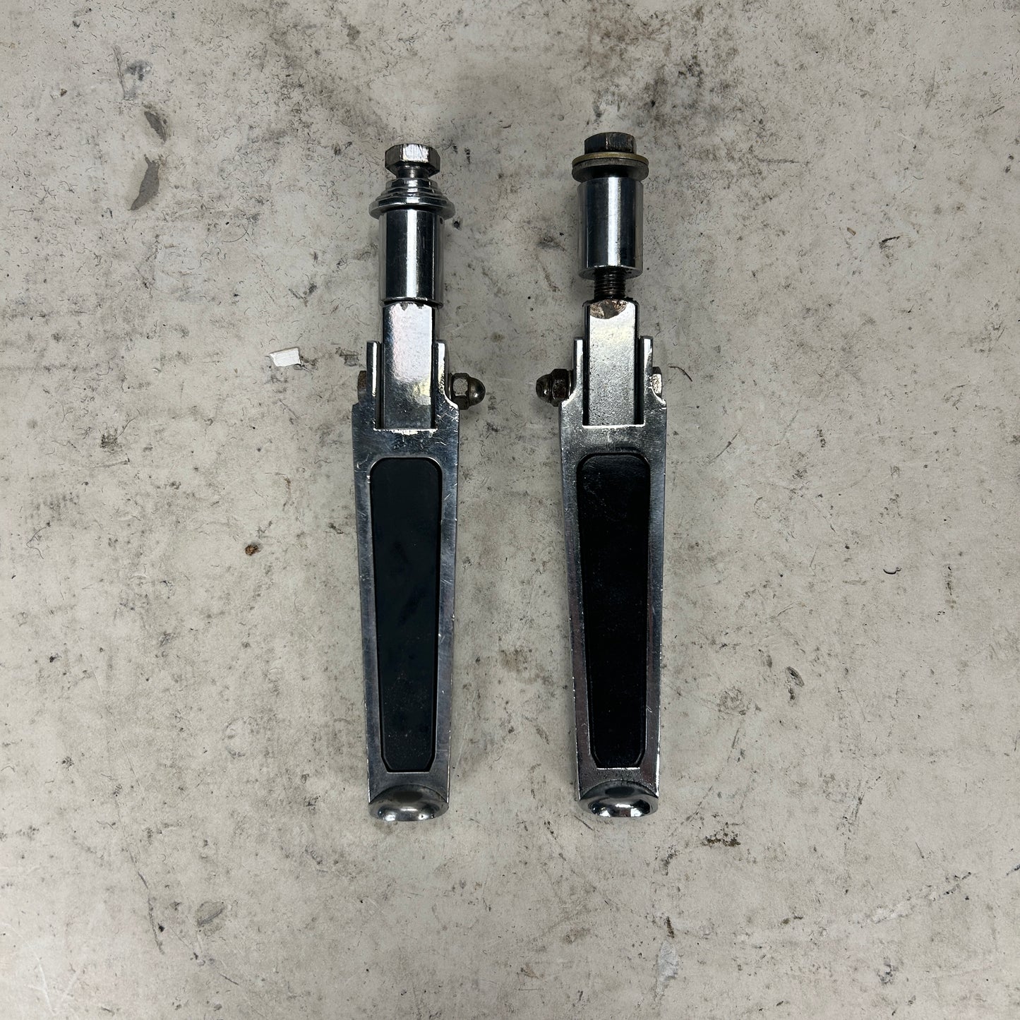HD Foot Pegs Chrome w/ Rubber inlay