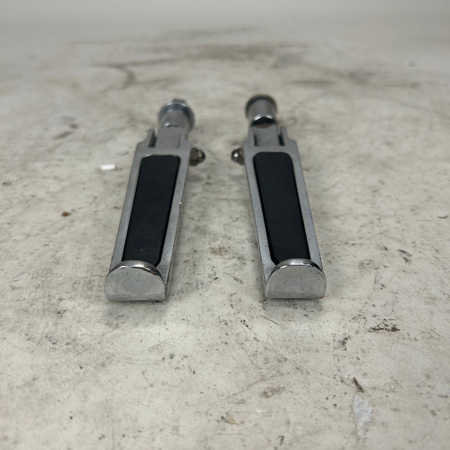 HD Foot Pegs Chrome w/ Rubber inlay