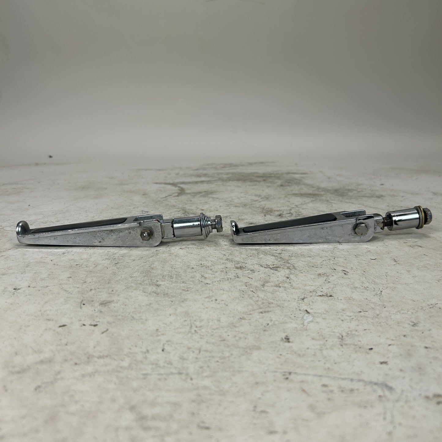 HD Foot Pegs Chrome w/ Rubber inlay