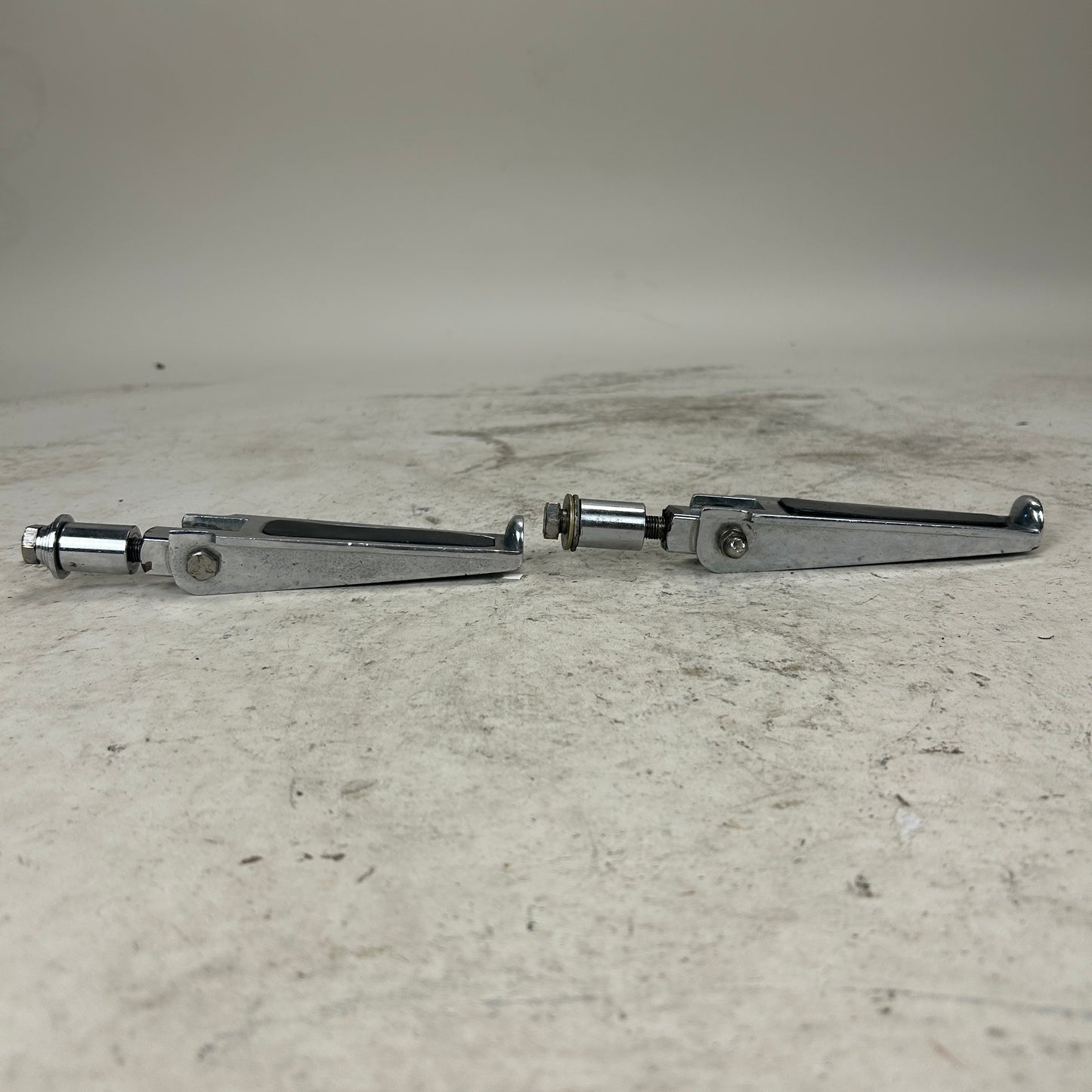 HD Foot Pegs Chrome w/ Rubber inlay