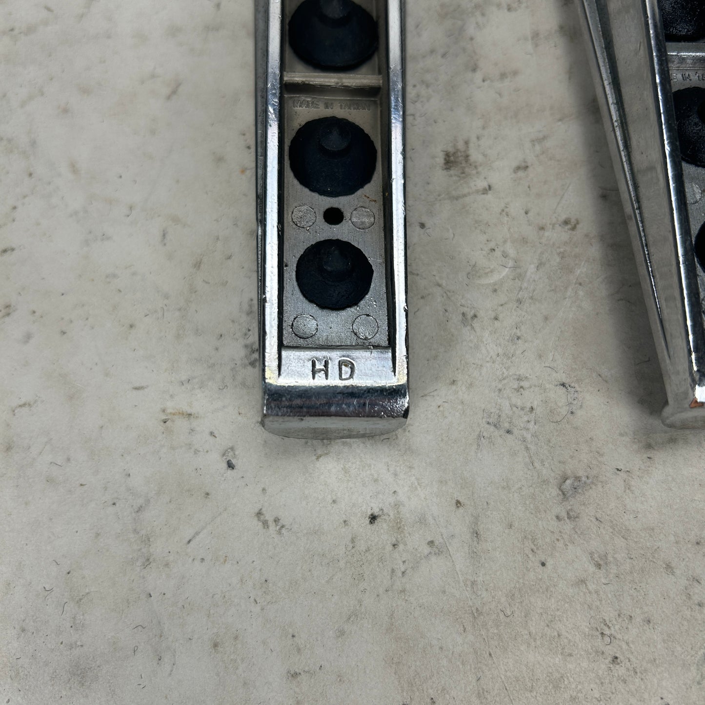 HD Foot Pegs Chrome w/ Rubber inlay