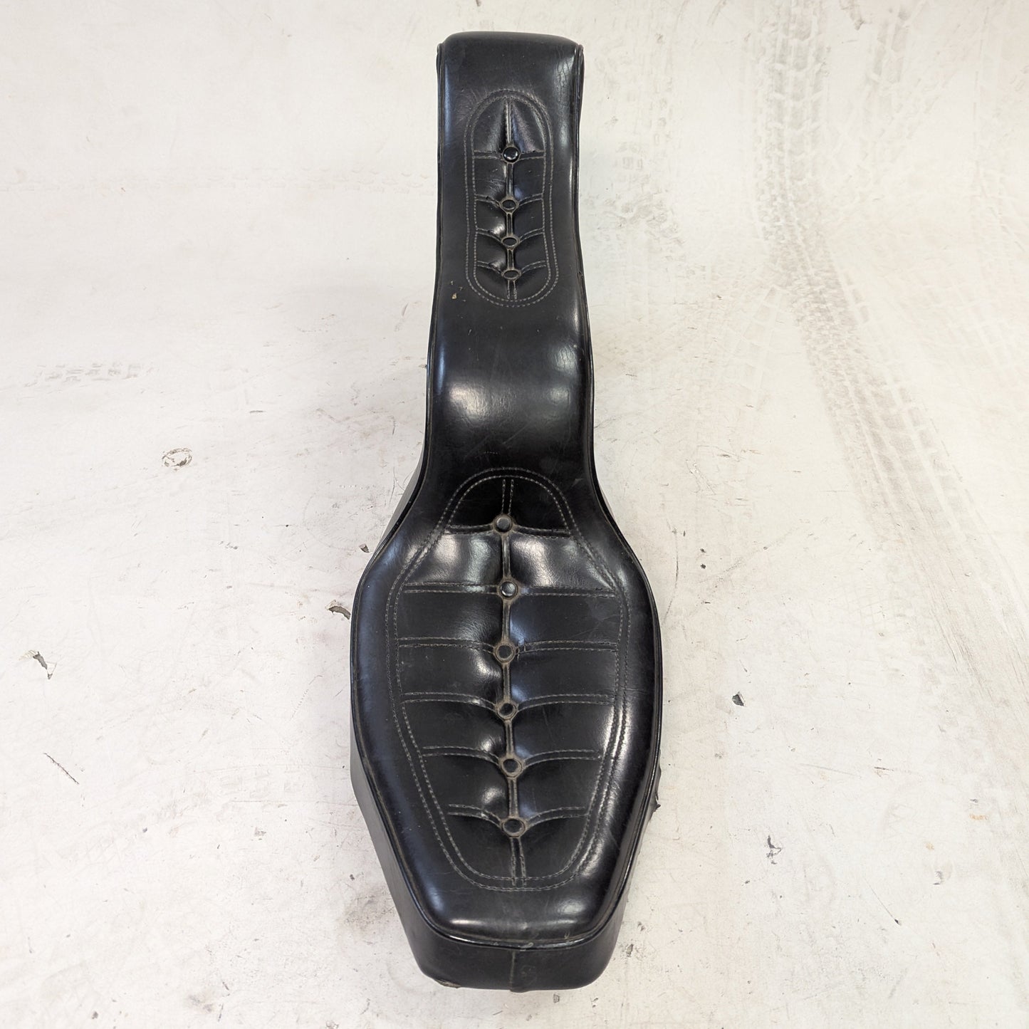E&S Coach & Saddlery Extraordinaire Drag Specialties 2 Up Rigid Seat Harley