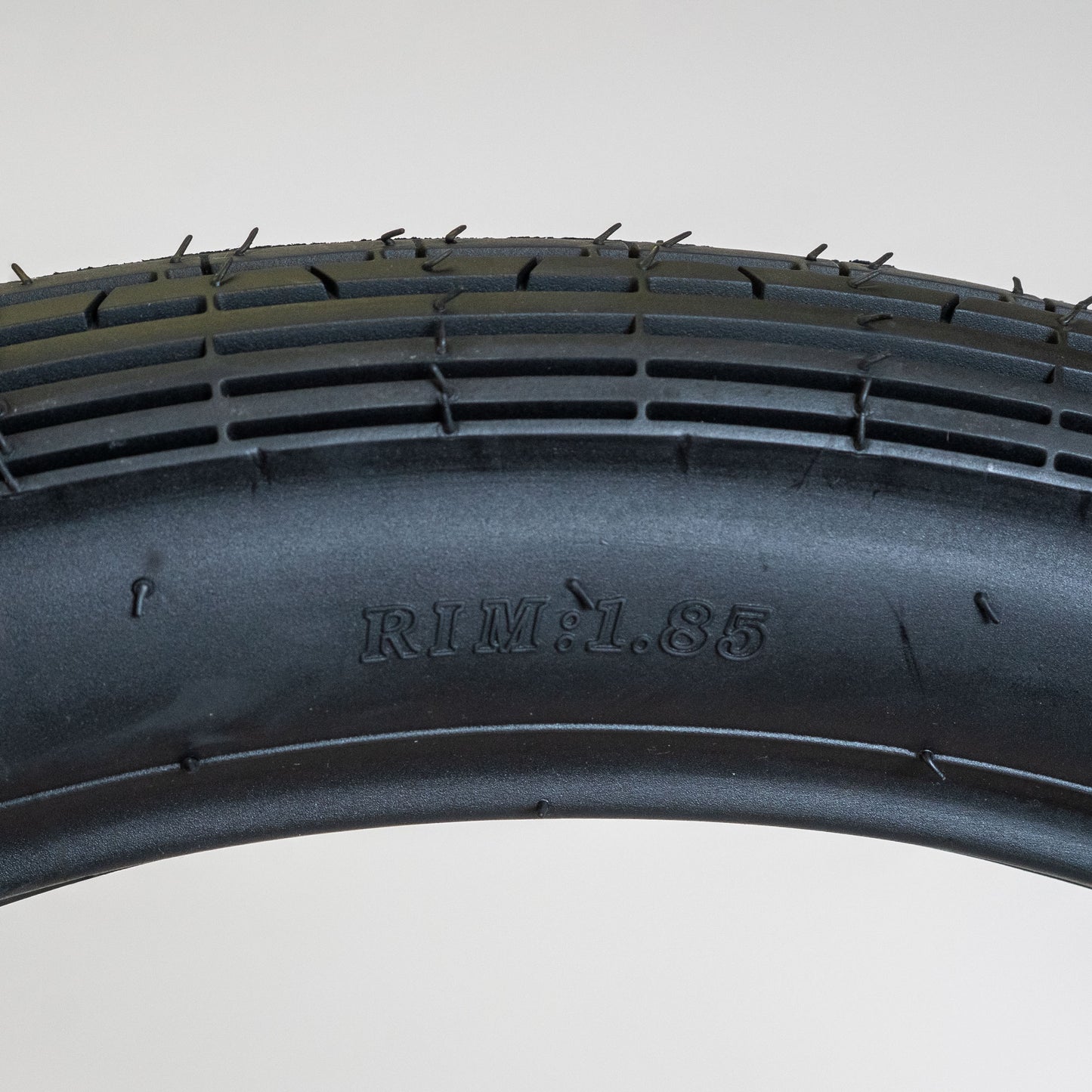 Beck Ribbed Front Tire 3.00 X 21"