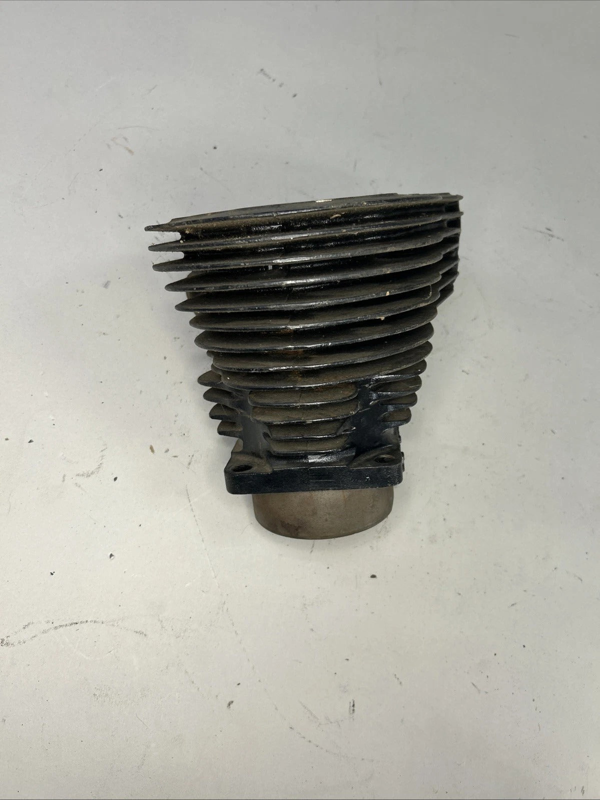 Harley UL 80" 13 Fin OEM Front & Rear Cylinder Pair