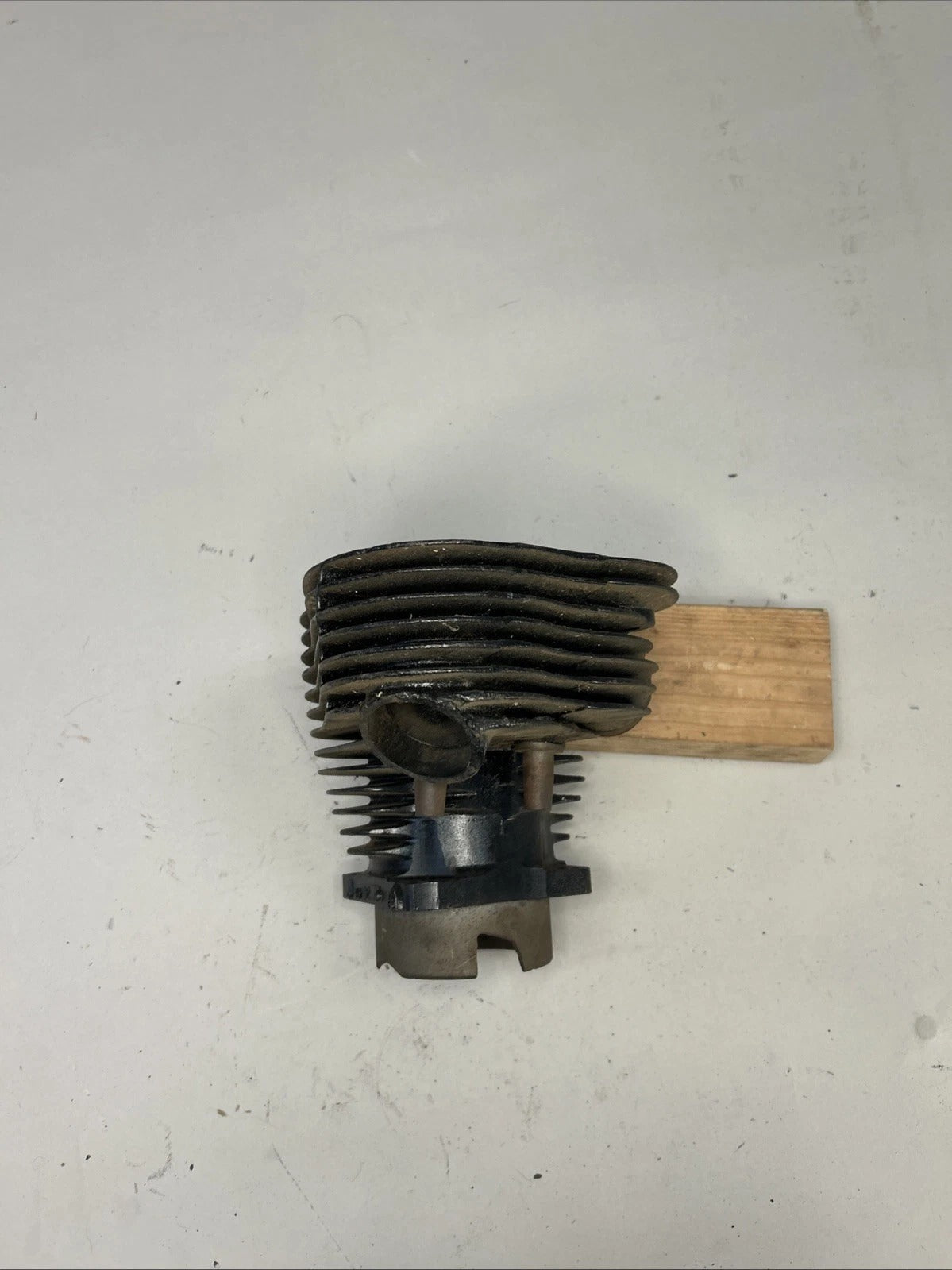 Harley UL 80" 13 Fin OEM Front & Rear Cylinder Pair