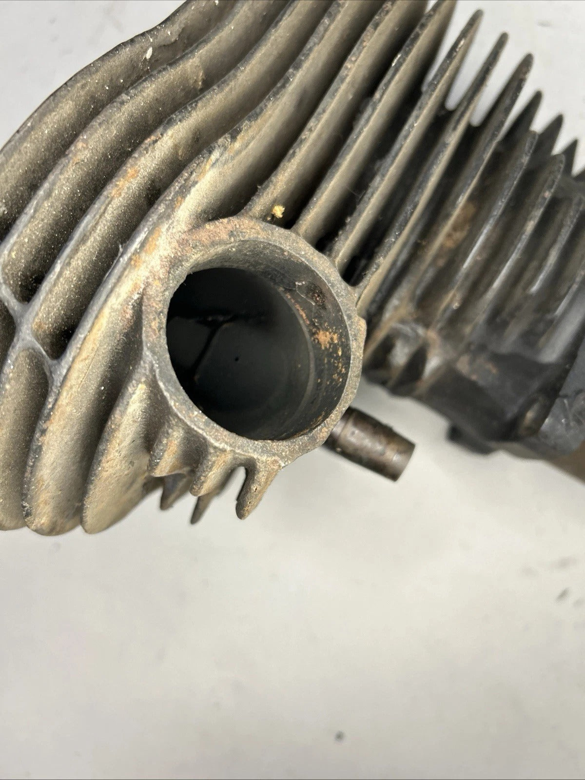 Harley UL 80" 13 Fin OEM Front & Rear Cylinder Pair